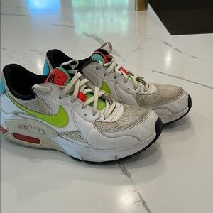 Nike White and Green Athletic Shoes with Air Max Cushioning
